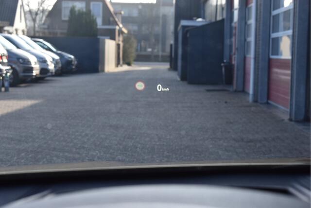 BMW X2 sDrive18i Executive Edition Head up, Afn. trekhaak, Elek. achterklep, Leder, Cruise, PDC