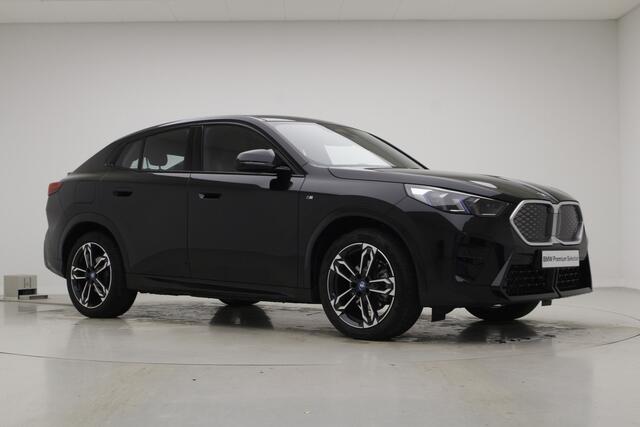 BMW X2 iX2 eDrive20 67kWh | M-Sport | 19" | Voorbereiding Driving Assistant Plus | Camera