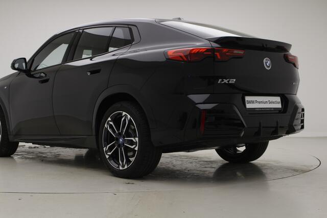 BMW X2 iX2 eDrive20 67kWh | M-Sport | 19" | Voorbereiding Driving Assistant Plus | Camera
