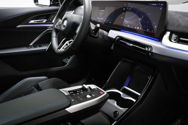 BMW X2 iX2 xDrive30 67 kWh M-Sport Pro | PANORAMADAK | SOH 100% | STOELVERWARMING | 20" | DRIVING ASSISTANT PLUS- PACK