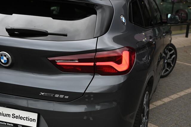 BMW X2 xDrive25e High Executive M Sport Automaat / Panoramadak / Sportstoelen / Head-Up / Achteruitrijcamera / Comfort Access / Harman-Kardon