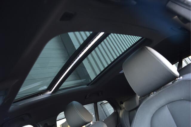BMW X2 sDrive20i Executive Edition | M-PAKKET | PANO | ACC | HUD | CAMERA | TREKHAAK | HIFI |