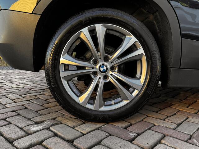 BMW X2 sDrive18i | St.verw | Nav | LMV 18inch | Zw.grille | TrekHaak!
