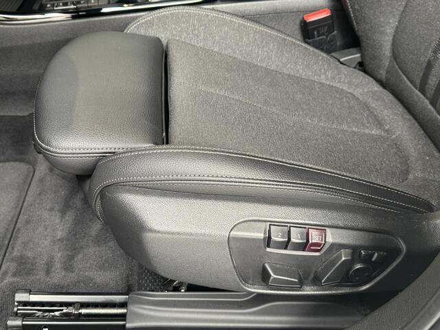 BMW X2 xDrive25e M-sport | Stoelverwarming | Panoramadak | Achteruitrijcamera | Navigatie | Sport | M-sport |