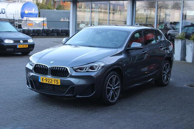 BMW X2 sDrive20i High Executive M-Sport HarmanKardon/NL Auto!!