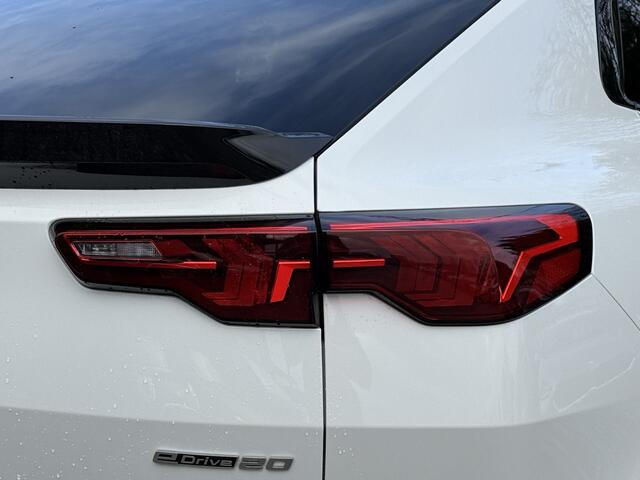 BMW X2 iX2 eDrive20 | M-Sport Pro | 19'' | Panorama | Driv. Ass. Prof. | Head-Up | Stoelverw. | Getint Glas | Comfort Access