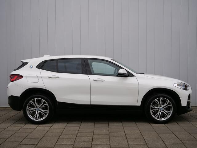 BMW X2 sDrive18i 141pk High Executive Automaat Navigatie / LED / 18 Inch / Trekhaak