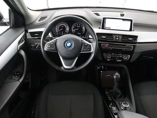 BMW X2 xDrive25e Executive | SOH 88% | Camera | Navigatie | Full LED | Park Assist | Climate control | Bluetooth | Cruise control | 18'' lichtmetalen velgen | PHEV | Plug In