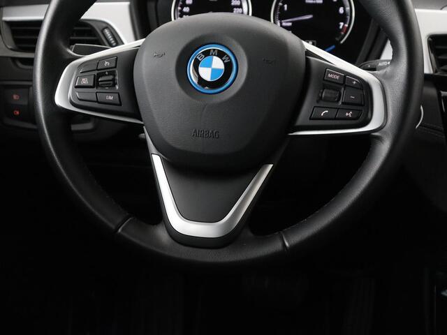 BMW X2 xDrive25e Executive | SOH 88% | Camera | Navigatie | Full LED | Park Assist | Climate control | Bluetooth | Cruise control | 18'' lichtmetalen velgen | PHEV | Plug In