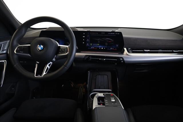 BMW X2 sDrive20i | M Sportpakket Pro | Driving Assistant Professional | Panoramadak | Comfort Access | Harman Kardon | Head-Up Display | Elektrisch verstelbare stoelen met geheugen