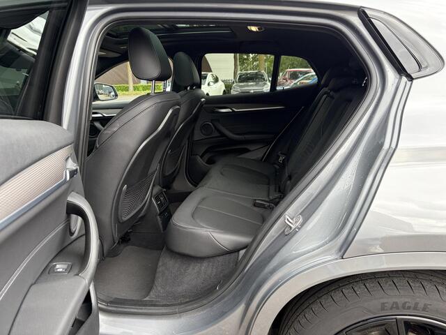 BMW X2 xDrive25e Business Edition Plus BOMVOL| M-SPORT| PHEV| PANO| NAP| STOEL + STUURVERWARMING| COMFORT ACCESS| ELEK. ACHTERKLEP| AFNEEMBARE TREKHAAK| HUD| ACHTERUITRIJCAMERA| APPLE CARPLAY