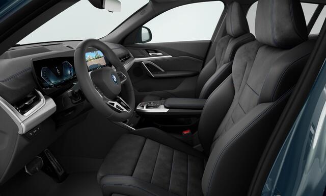 BMW X2 iX2 xDrive30 | M-Sport | 20'' | Driv. Ass. Plus | Head-Up | Stoelverw. |