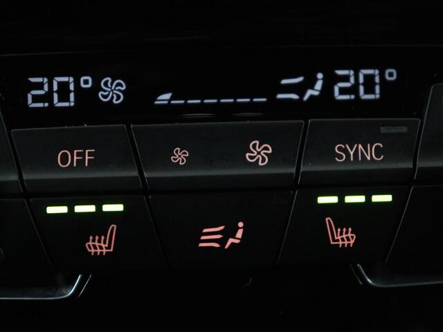 BMW X2 xDrive25e Goldplay Edition | SOH 82,1% | M Sport | Leder | Head-Up | Sportstoelen | 19'' velgen | Sfeerverlichting | Camera | Stoelverwarming | Navigatie | Full LED | Keyless | DAB | Park Assist | Memory | PHEV | Plug In