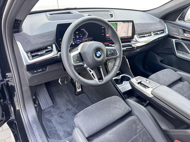 BMW X2 sDrive20i | M Sport | Panoramadak | Trekhaak | Comfort Access