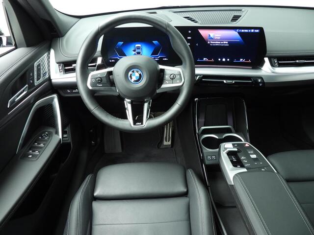 BMW X2 iX2 xDrive30 M-Sportpakket | HUD | Adaptief onderstel | Panoramadak | Harman-Kardon | Park assist | Alu wielen 19 inch
