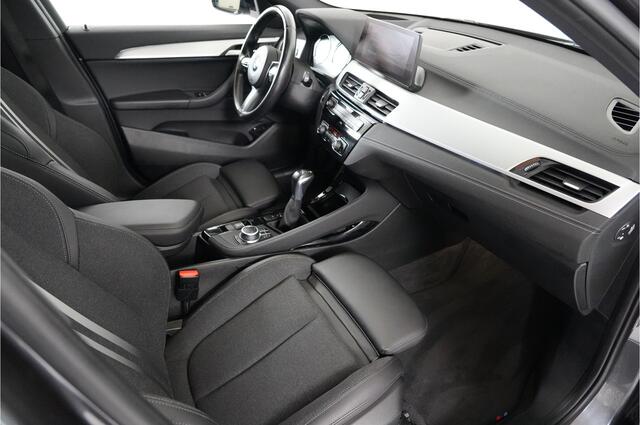 BMW X2 xDrive25e M-Sport | Head-up | Camera | Stl. verw. | Cruise | El. achterklep |