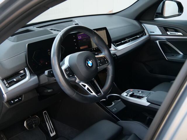 BMW X2 sDrive20i Launch Edition 170 Pk Automaat Navi / DAB / Leer / Trekhaak / M-pakket / Apple Carplay