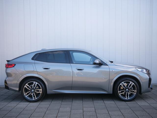 BMW X2 sDrive20i Launch Edition 170 Pk Automaat Navi / DAB / Leer / Trekhaak / M-pakket / Apple Carplay