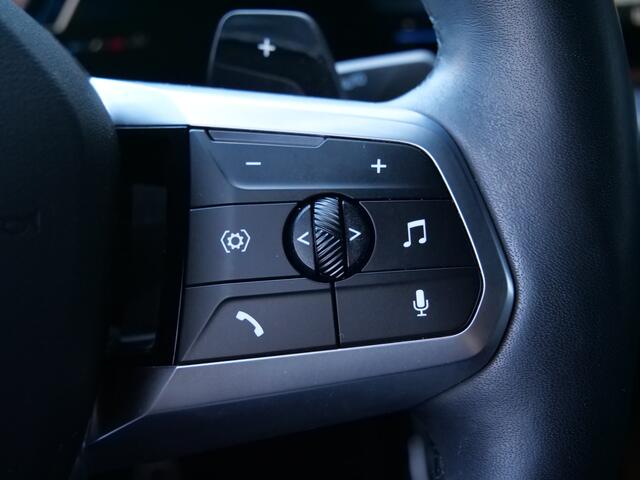 BMW X2 sDrive20i Launch Edition 170 Pk Automaat Navi / DAB / Leer / Trekhaak / M-pakket / Apple Carplay