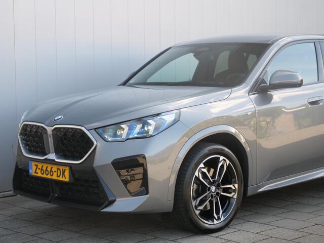 BMW X2 sDrive20i Launch Edition 170 Pk Automaat Navi / DAB / Leer / Trekhaak / M-pakket / Apple Carplay