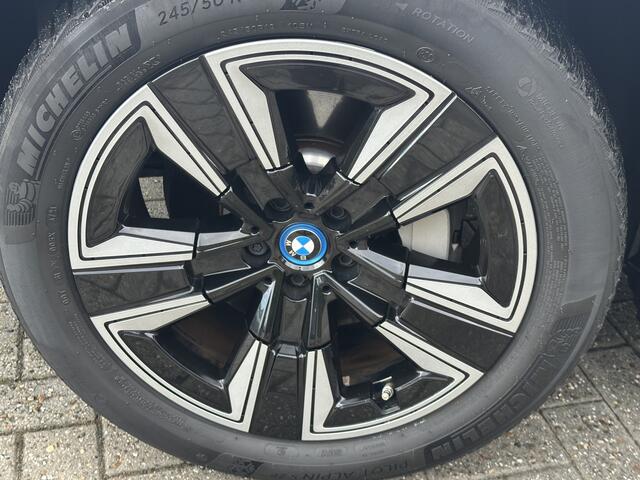 BMW X3 iX3 High Executive 80 kWh Pano-Dak | Harman Kardon | HUD | 360-Camera | Keyless