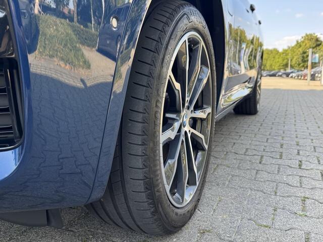 BMW X3 xDrive30e M-SPORT ** ADAPT LED, NAVI+, PANORAMA, TREKH, 20-inch LMV, PHYTONIC BLAU ** 1e EIG ** ** INFORMEER OOK NAAR ONZE AANTREKKELIJKE FINANCIAL-LEASE TARIEVEN **