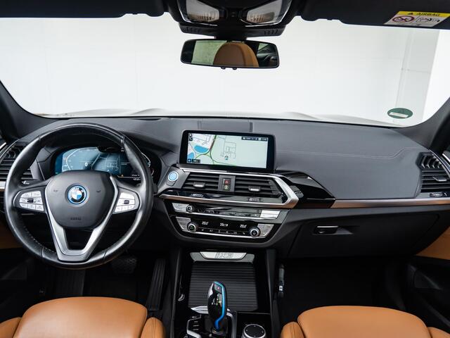 BMW X3 IX3 | High Executive | M Sportpakket | 20 inch | Comfort Access | Driving Assistent Professional | Head-Up Display | Harman Kardon | Trekhaak