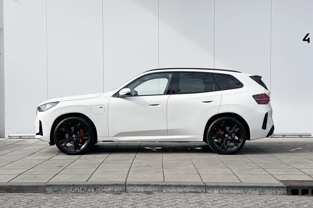 BMW X3 30e xDrive M-Sport Pro / Adaptief onderstel / Stoelventilatie / Driving Professional / Trekhaak Zwenkbaar / Harman Kardon / Head-Up / Adaptief LED / 21 Inch
