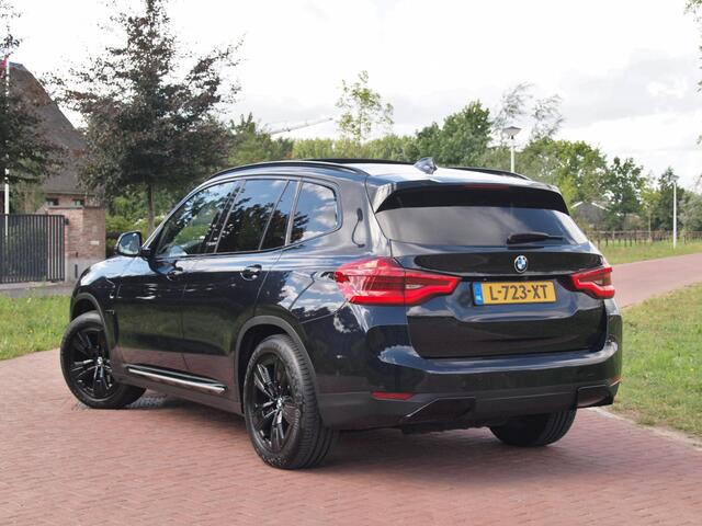 BMW X3 iX3 Executive 80 kWh | Panoramadak | Camera | Apple Carplay | Cruise Control | Leer |