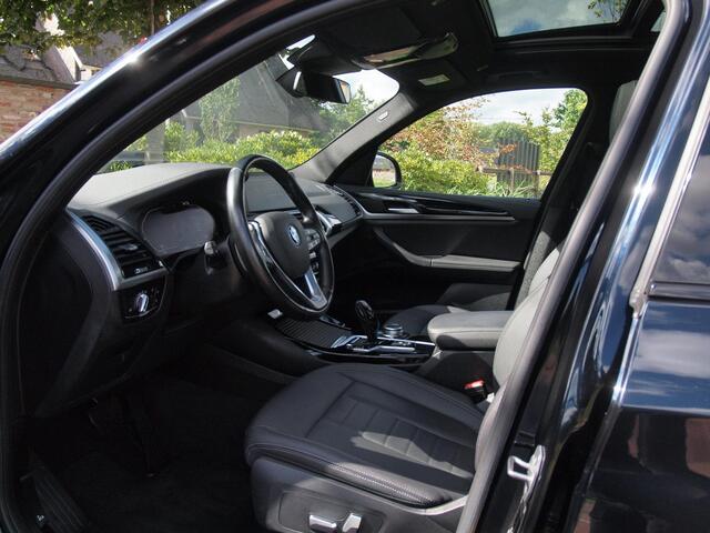 BMW X3 iX3 Executive 80 kWh | Panoramadak | Camera | Apple Carplay | Cruise Control | Leer |