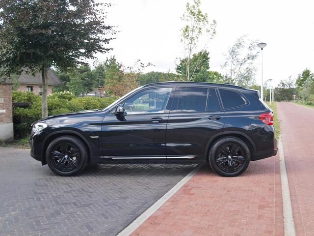 BMW X3 iX3 Executive 80 kWh | Panoramadak | Camera | Apple Carplay | Cruise Control | Leer |