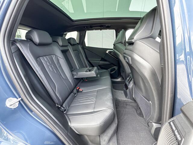 BMW X3 30e xDrive M-Sport Pro / Driving Assistant Professional / Head-Up / Harman Kardon / Stoelventilatie / Adaptieve LED koplampen / Iconic Glow / Adaptief onderstel / Panoramadak / Getinte Ramen / 21 Inch