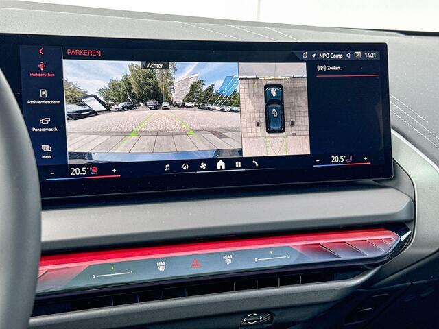 BMW X3 30e xDrive M-Sport Pro / Driving Assistant Professional / Head-Up / Harman Kardon / Stoelventilatie / Adaptieve LED koplampen / Iconic Glow / Adaptief onderstel / Panoramadak / Getinte Ramen / 21 Inch