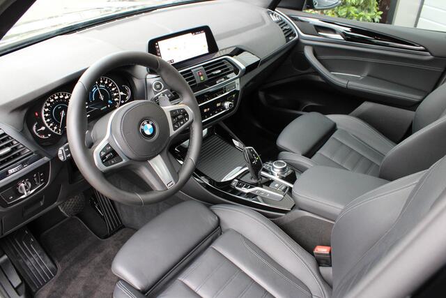 BMW X3 xDrive 30e Pano | 21" | LED | Parkeersensoren | Leder | Dealer Onderhouden | Zonnerollo's | BTW