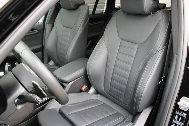 BMW X3 xDrive 30e Pano | 21" | LED | Parkeersensoren | Leder | Dealer Onderhouden | Zonnerollo's | BTW