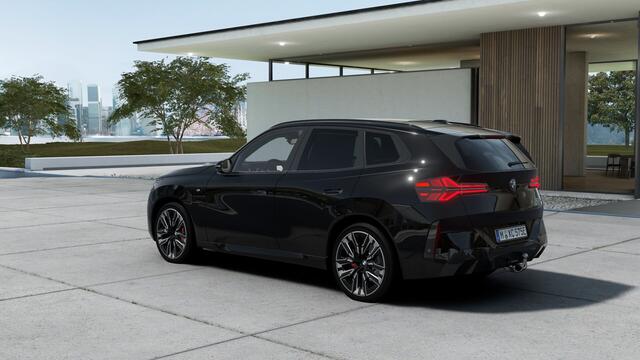BMW X3 30e xDrive M Sport Automaat / Panoramadak / Trekhaak / Sportstoelen / Adaptieve LED / Comfort Access / Parking Assistant Plus / Stoelventilatie / Stuurverwarming