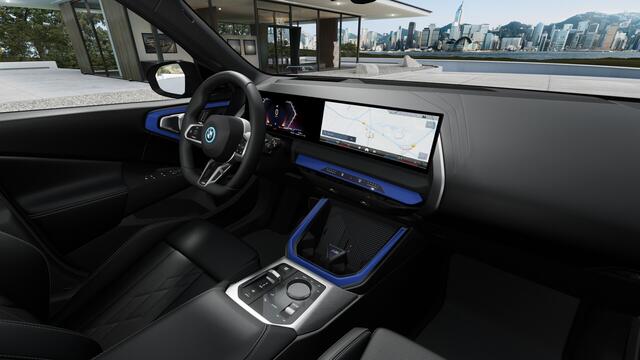 BMW X3 30e xDrive M Sport Automaat / Panoramadak / Trekhaak / Sportstoelen / Adaptieve LED / Parking Assistant Plus / M Sportonderstel / Comfort Access