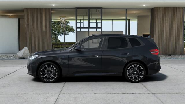 BMW X3 30e xDrive M Sport Automaat / Panoramadak / Trekhaak / Sportstoelen / Adaptieve LED / Parking Assistant Plus / M Sportonderstel / Comfort Access