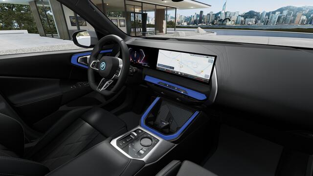 BMW X3 30e xDrive M Sport Automaat / Panoramadak / Trekhaak / Sportstoelen / Adaptieve LED / Parking Assistant Plus / Stuurverwarming / Comfort Access