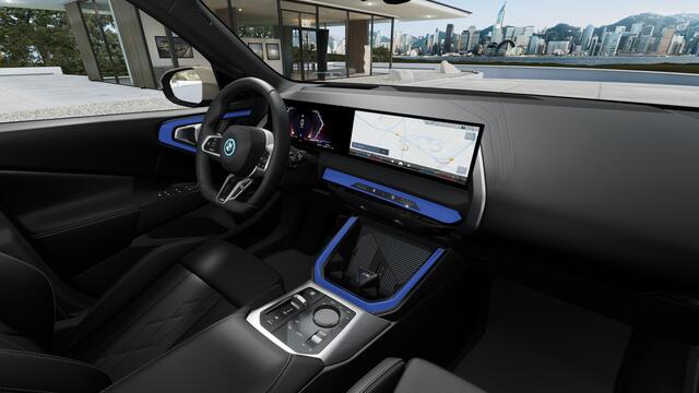 BMW X3 30e xDrive M Sport Automaat / Panoramadak / Trekhaak / Stoelventilatie / Parking Assistant Plus / Comfort Access / Adaptieve LED / Stuurverwarming