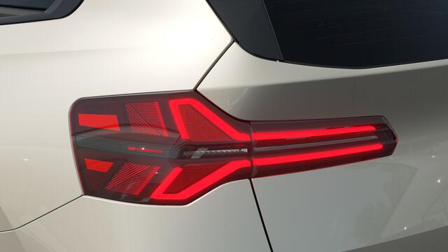BMW X3 30e xDrive M Sport Automaat / Panoramadak / Trekhaak / Stoelventilatie / Parking Assistant Plus / Comfort Access / Adaptieve LED / Stuurverwarming