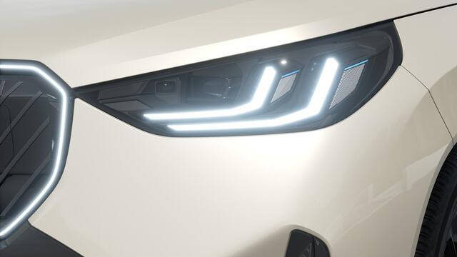 BMW X3 30e xDrive M Sport Automaat / Panoramadak / Trekhaak / Sportstoelen / Comfort Access / Parking Assistant Plus / Adaptieve LED / Stoelventilatie