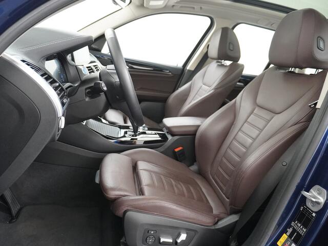 BMW X3 iX3 High Executive 80kWh Leder Adap.Cruise Apple Carplay Android Auto Navi Ecc 360°Camera Panoramaschuifdak Harman&Kardon®SurroundSound Pdc DAB Elek.Stoel+Memory HeadsUpD. Stoelverwarming Parkeer+Achteruitrij assistent Led Origineel Nederlandse Auto Zeer 