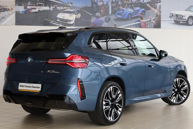 BMW X3 30e xDrive M Sportpakket Pro | Professional Pack | Comfort Pack | Premium Pack | Glazen panoramadak | Driving Assistant Plus | Parking Assistant Plus