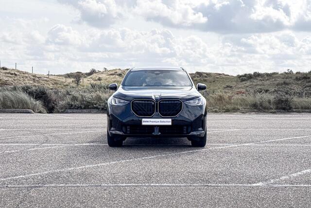 BMW X3 30e xDrive | M Sport | Glazen Panoramadak | Head-up Display | Harman Kardon |