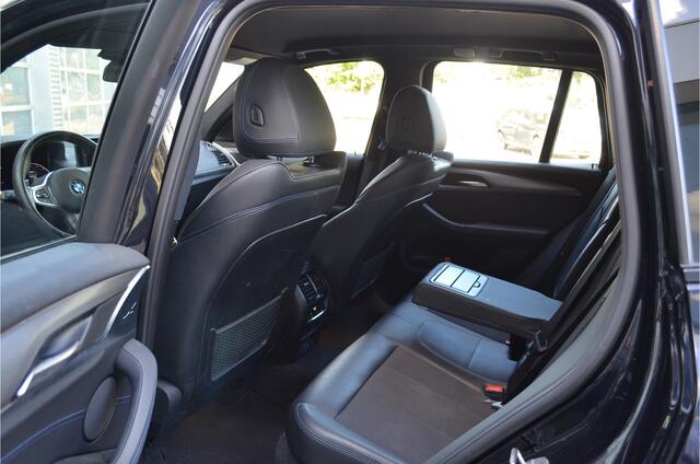BMW X3 xDrive20i M Sport Adaptive cruise | Virtual cockpit | Elektr a.klep | Zwarte hemel | Carbon zwart | 19'' LMV