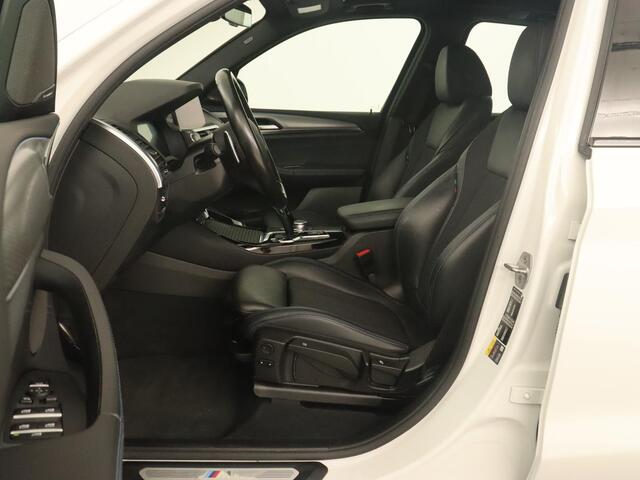 BMW X3 xDrive30e M Sport | 360 Camera | Harman/Kardon | Stoelverwarming | 20'' | Sportstoelen | Sfeerverlichting | Half leder | Navigatie | Live Cockpit | Keyless | PHEV | Plug In