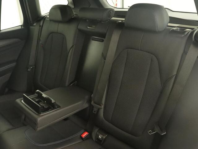 BMW X3 xDrive30e M Sport | 360 Camera | Harman/Kardon | Stoelverwarming | 20'' | Sportstoelen | Sfeerverlichting | Half leder | Navigatie | Live Cockpit | Keyless | PHEV | Plug In