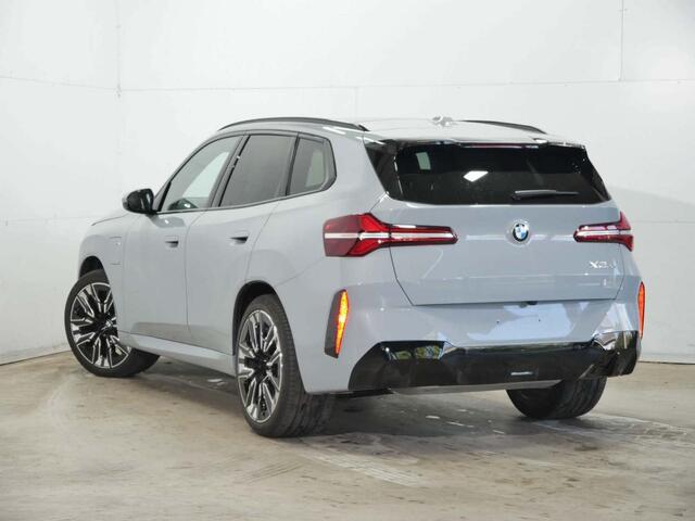 BMW X3 30e xDrive M-Sport | Trekhaak | Panorama | 21" | Harman Kardon | Driving Assistant Plus | Ventilatie