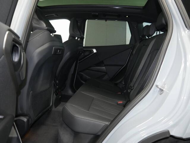 BMW X3 30e xDrive M-Sport | Trekhaak | Panorama | 21" | Harman Kardon | Driving Assistant Plus | Ventilatie